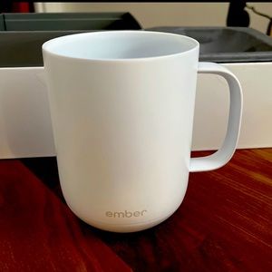 Brand New in box 10oz Ember Mug